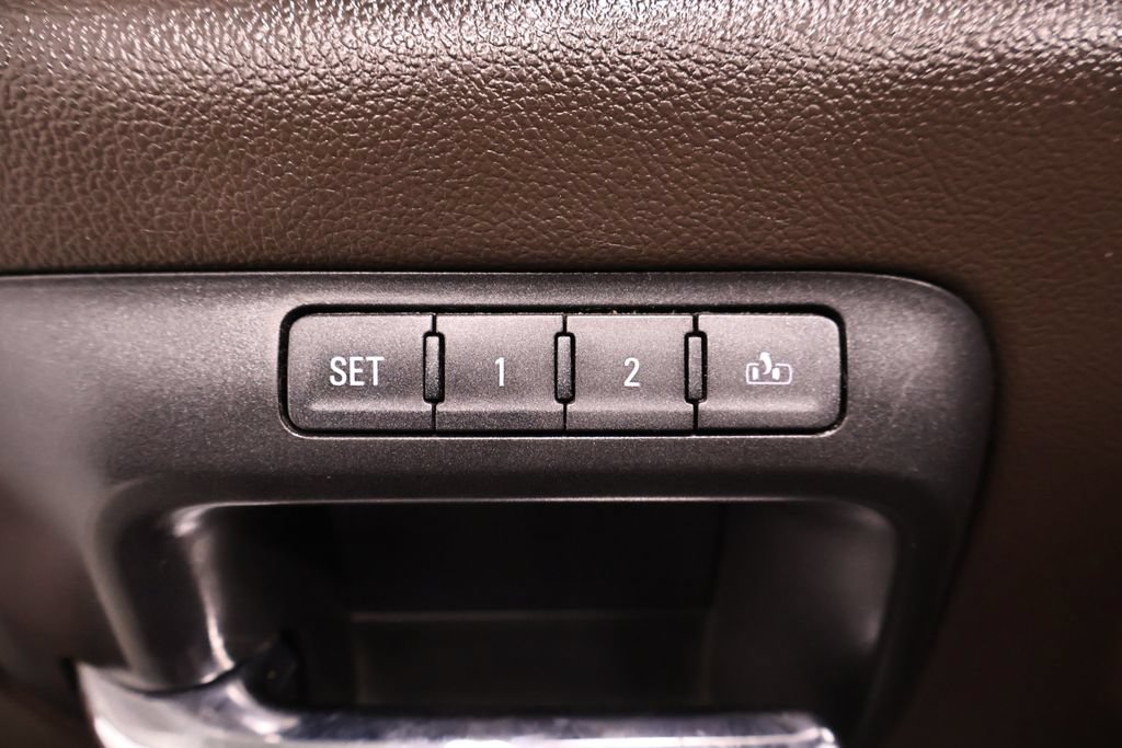 Used 2018 Chevrolet Silverado 1500 High Country AWD/4WD image 11