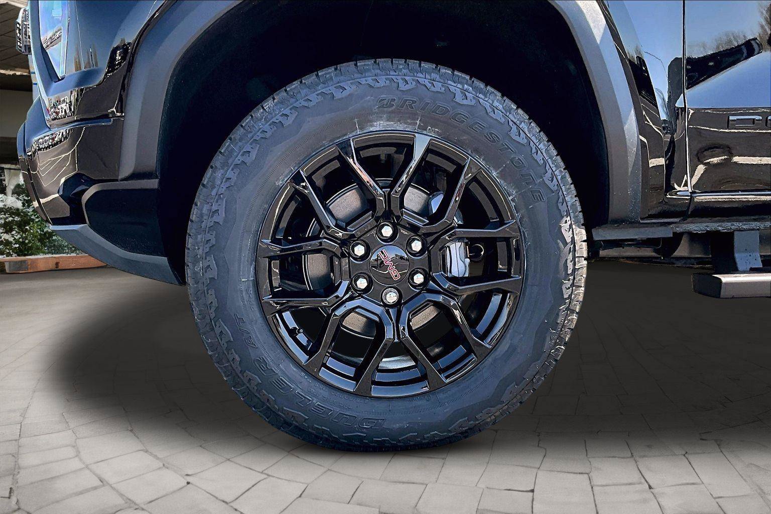 New 2026 GMC Canyon Denali w/ LPO, Denali Black Edition AWD/4WD image 15