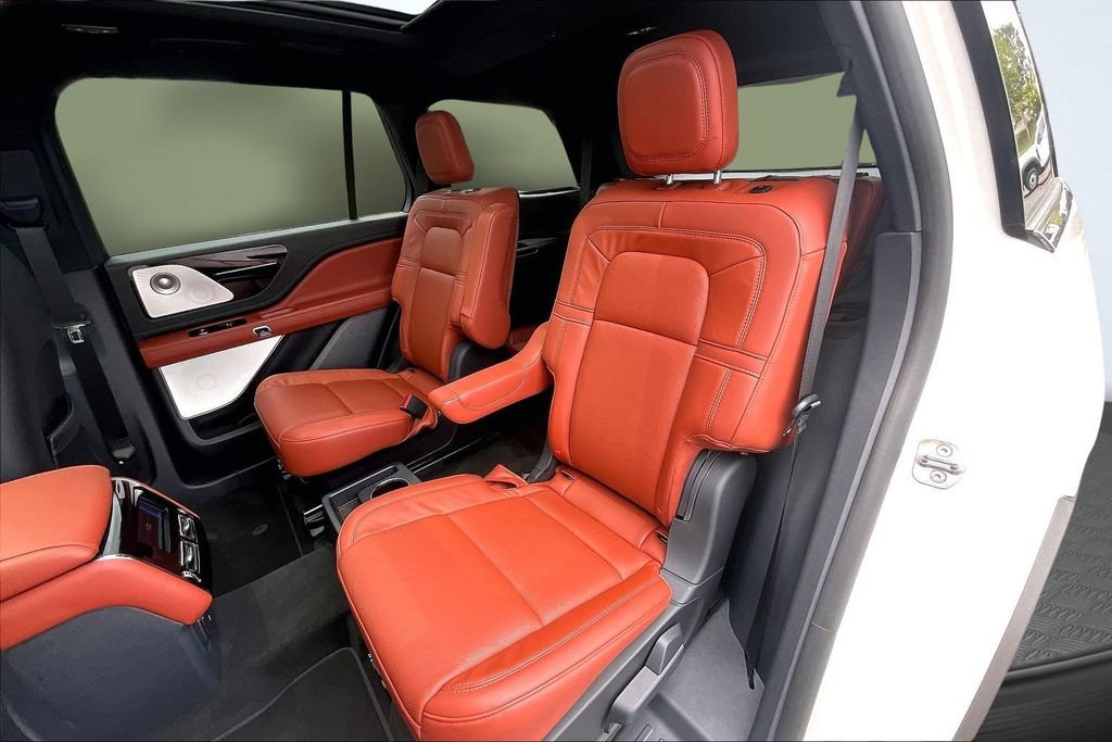 Used 2026 Lincoln Aviator Reserve w/ Luxury Package RWD image 23
