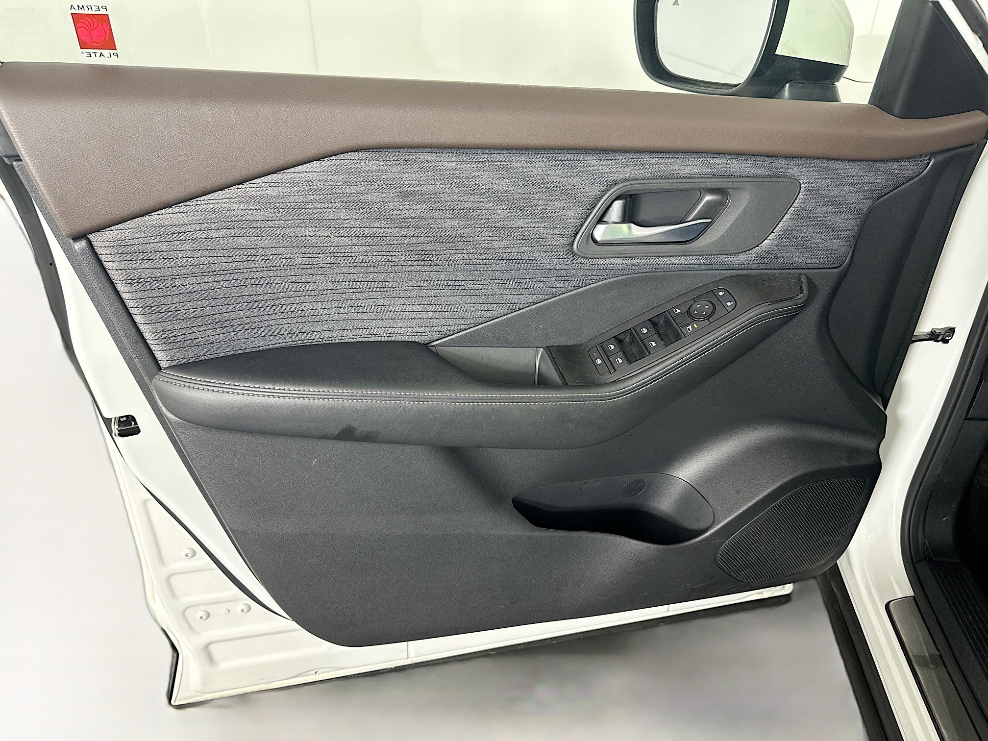 Used 2023 Nissan Rogue SV image 26