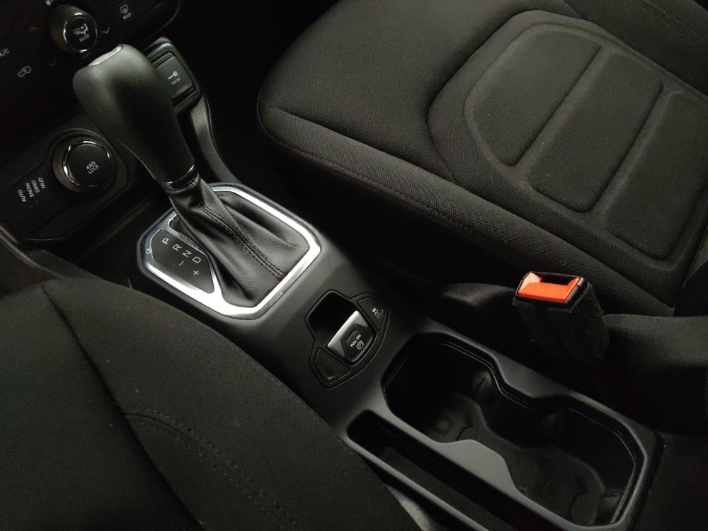 Used 2021 Jeep Renegade Latitude w/ Convenience Group image 26