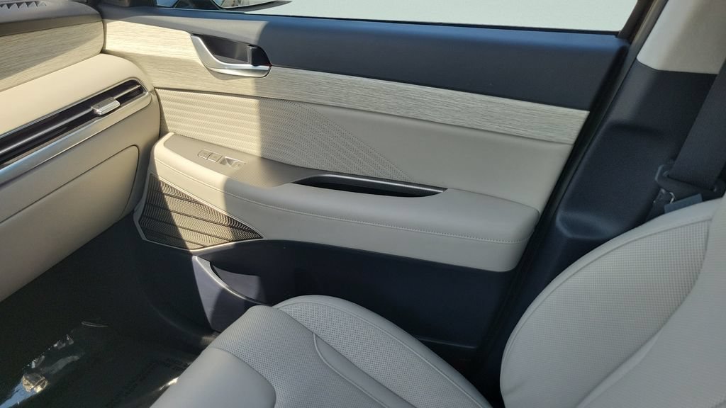 Used 2025 Hyundai Palisade Calligraphy FWD image 13