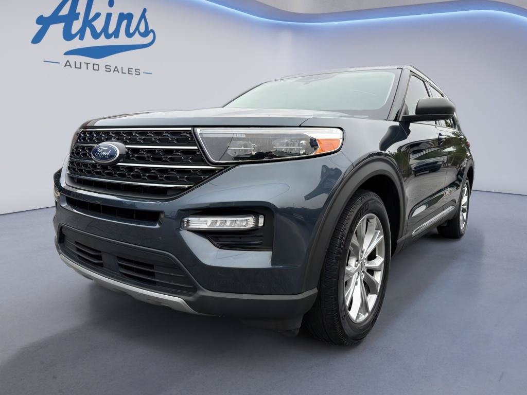 Used 2024 Ford Explorer XLT w/ Equipment Group 202A RWD image 2