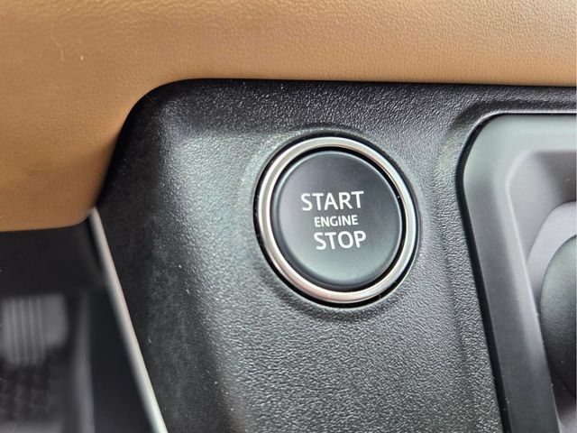 Used 2025 Land Rover Defender 110 S AWD/4WD image 27