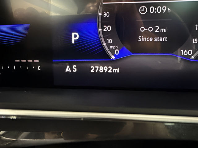 Used 2023 Volkswagen Tiguan SE w/ Panoramic Sunroof Package FWD image 18