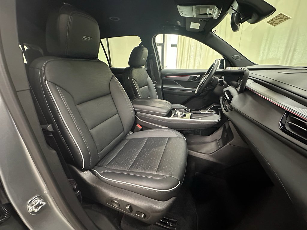 Certified 2025 Buick Enclave Sport Touring image 18