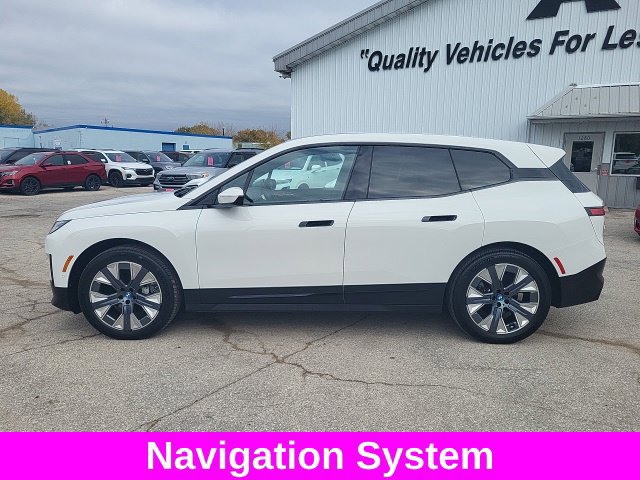 Used 2024 BMW iX xDrive50 w/ Premium Package AWD/4WD image 36