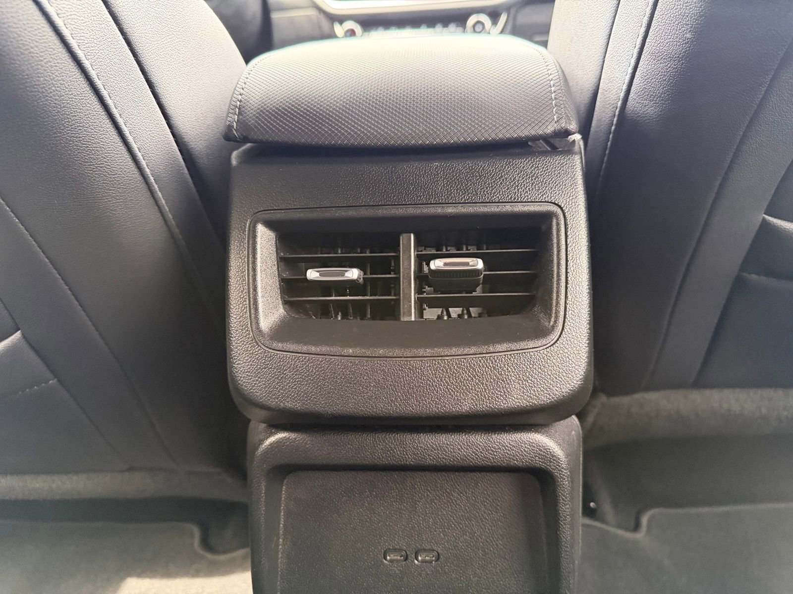 Used 2025 Chevrolet Equinox EV LT w/ Convenience Package FWD image 27
