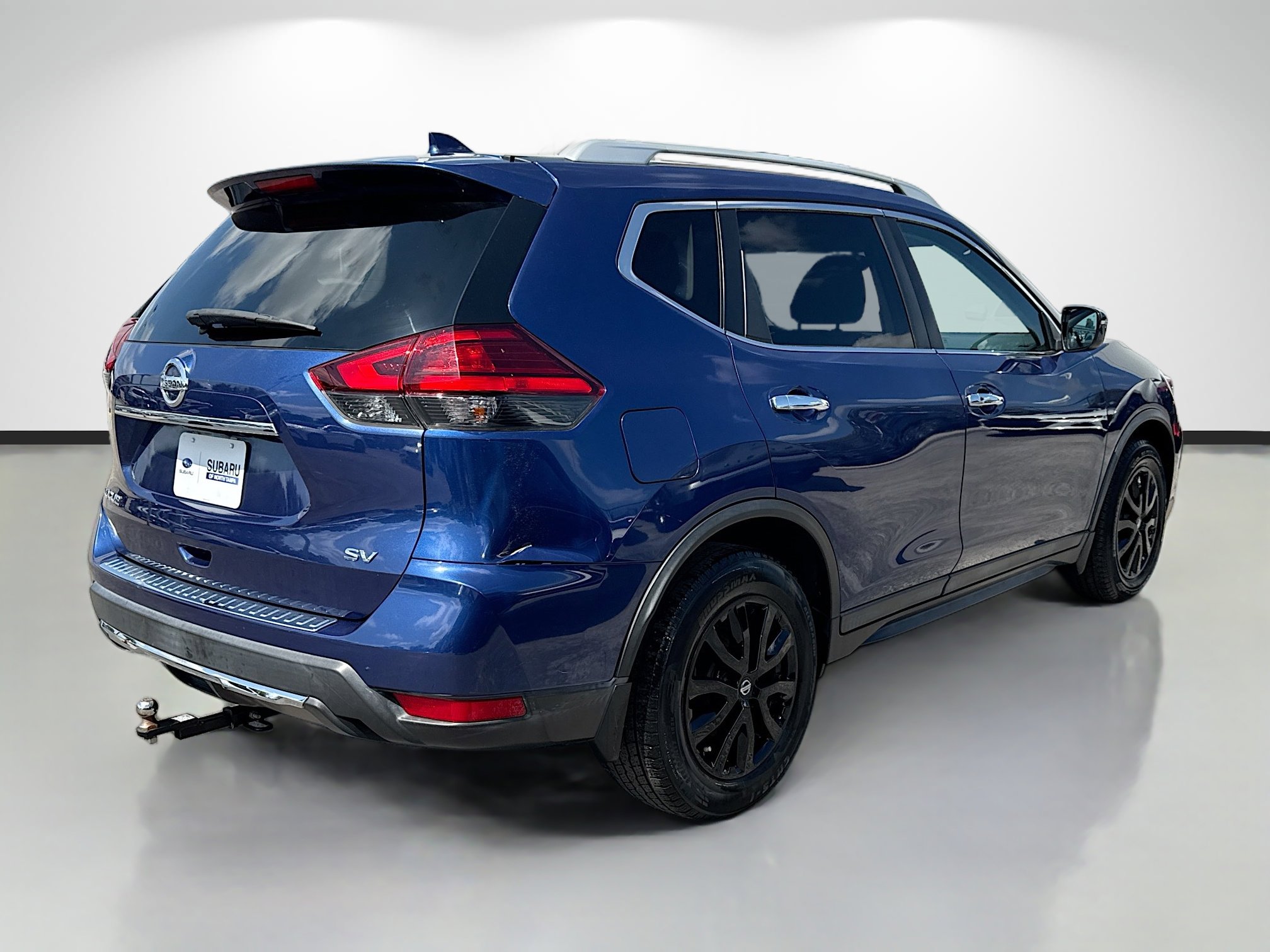 Used 2017 Nissan Rogue SV FWD image 3