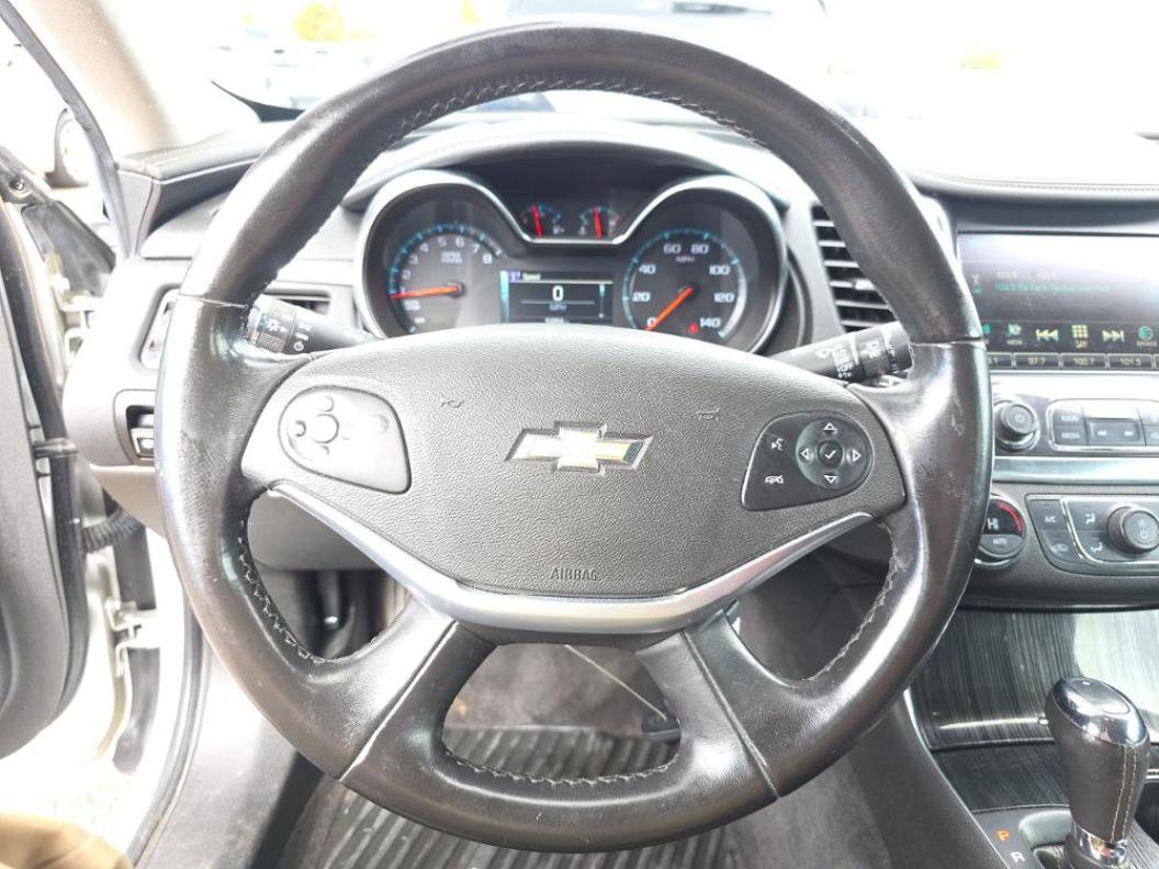 Used 2016 Chevrolet Impala LT w/ Convenience Package image 10