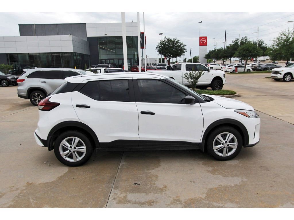 Used 2024 Nissan Kicks S image 7