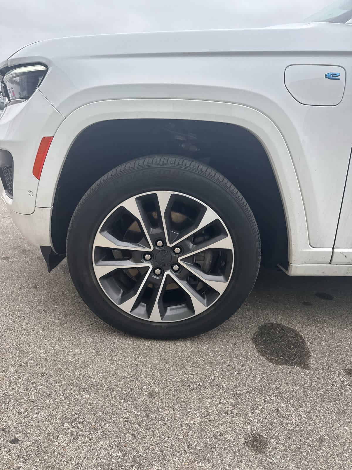 Used 2022 Jeep Grand Cherokee Overland w/ Luxury Tech Group IV image 10