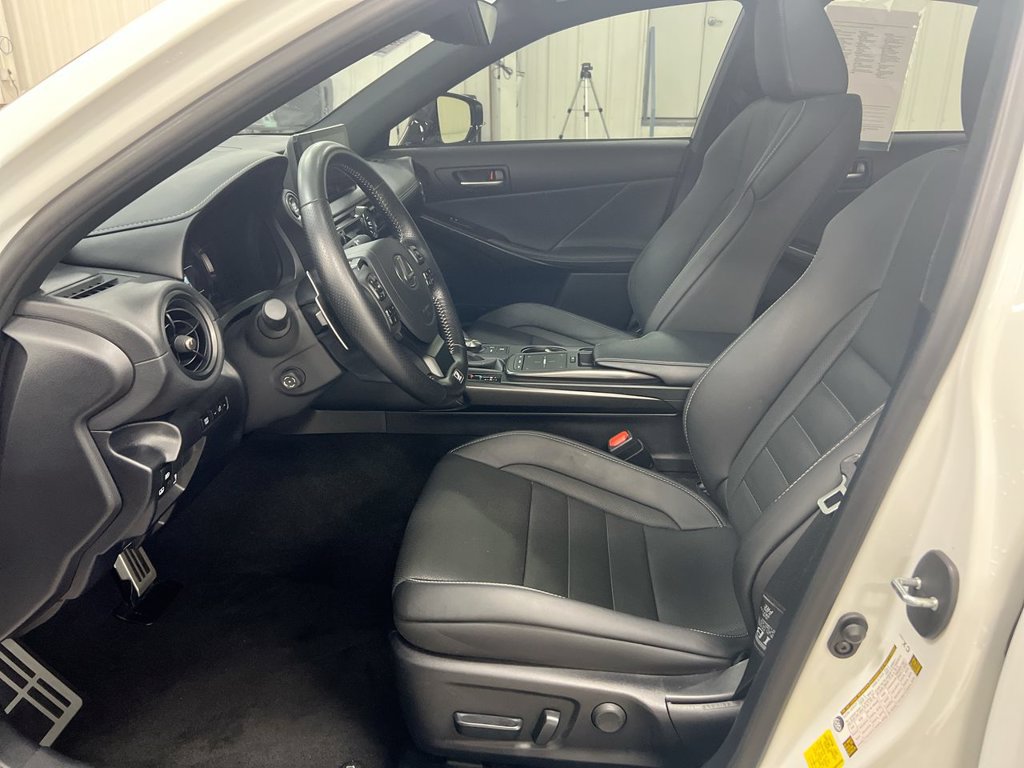 Used 2024 Lexus IS 350 F Sport RWD image 21