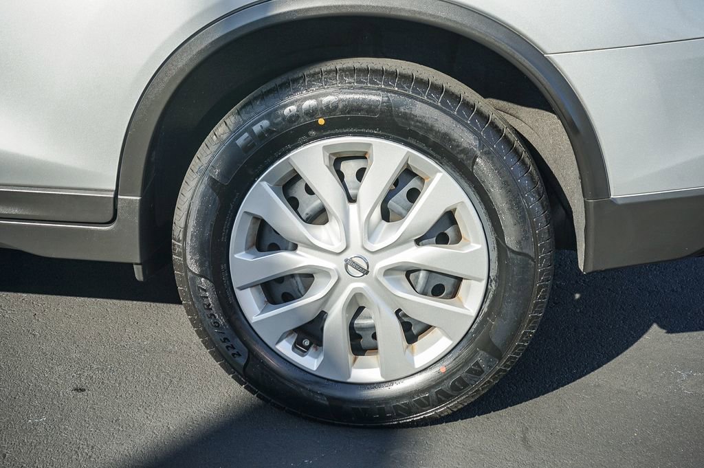 Used 2015 Nissan Rogue S image 12