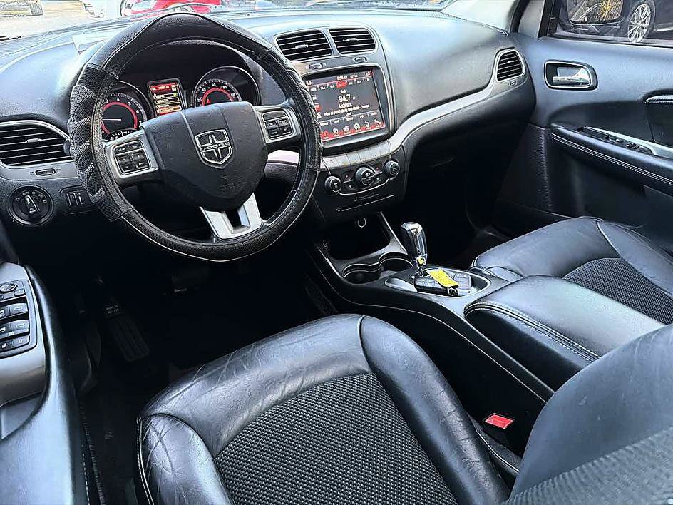 Used 2020 Dodge Journey Crossroad FWD image 17