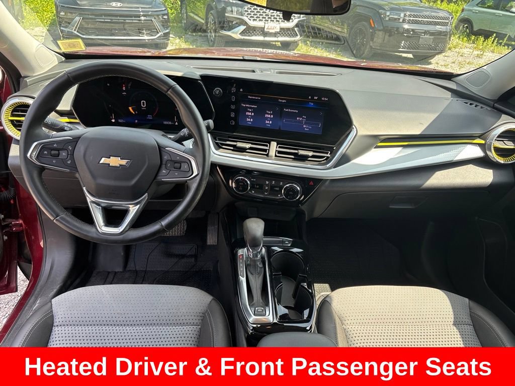 Used 2024 Chevrolet Trax LT w/ Driver Confidence Package FWD image 19