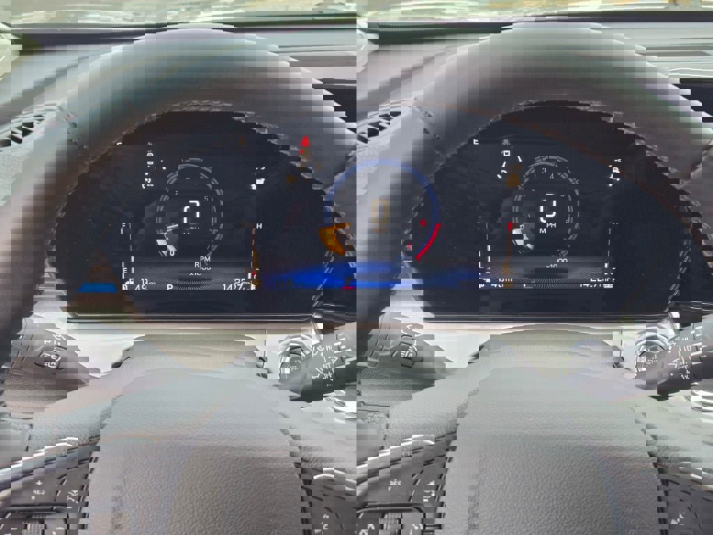 Certified 2025 Chevrolet Trax LT w/ LT Convenience Package image 30