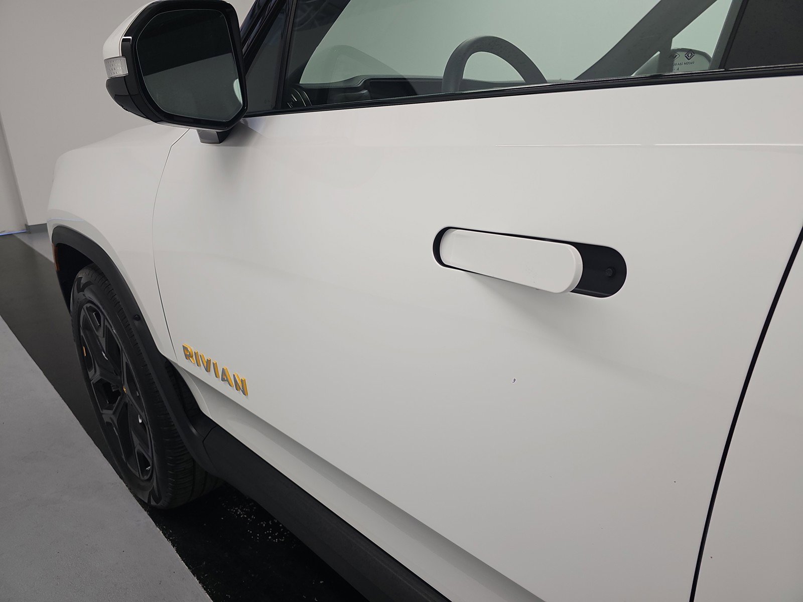 Used 2024 Rivian R1T Adventure AWD/4WD image 33