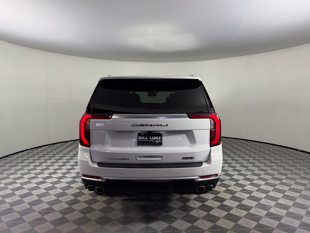 Used 2025 GMC Yukon XL Denali AWD/4WD image 8