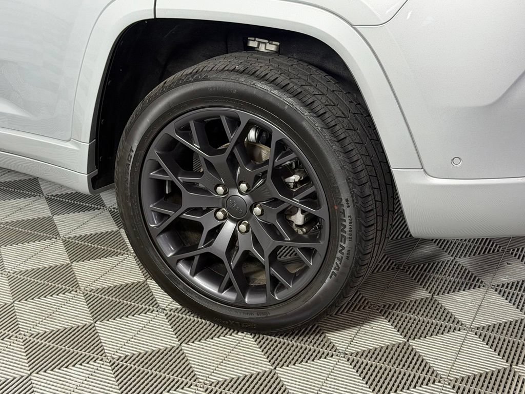 Used 2024 Jeep Grand Cherokee Summit w/ Adv Protech Group IV AWD/4WD image 13