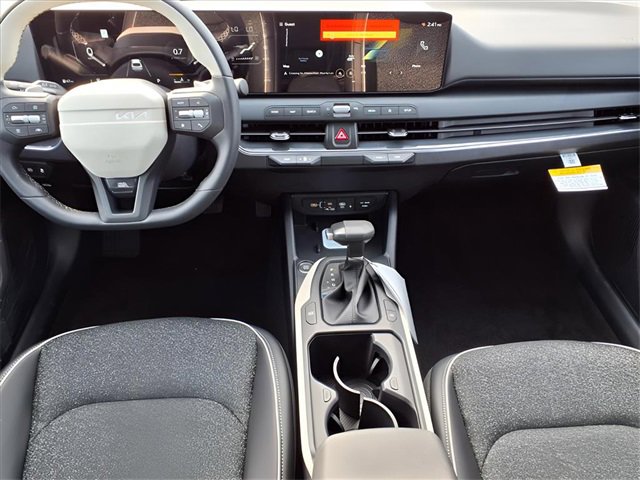 New 2025 Kia K4 GT-Line image 5