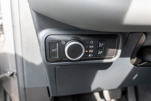 Used 2025 Ford Explorer Active AWD/4WD image 19