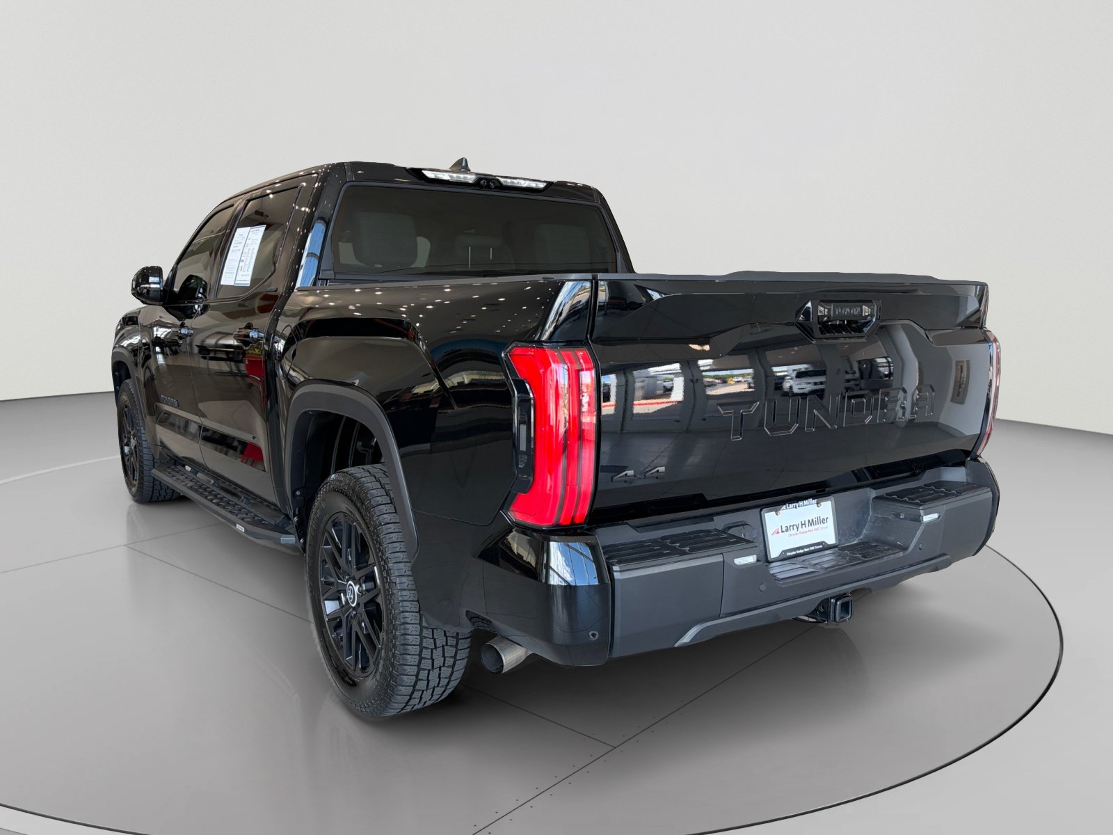 Used 2024 Toyota Tundra Limited AWD/4WD image 3