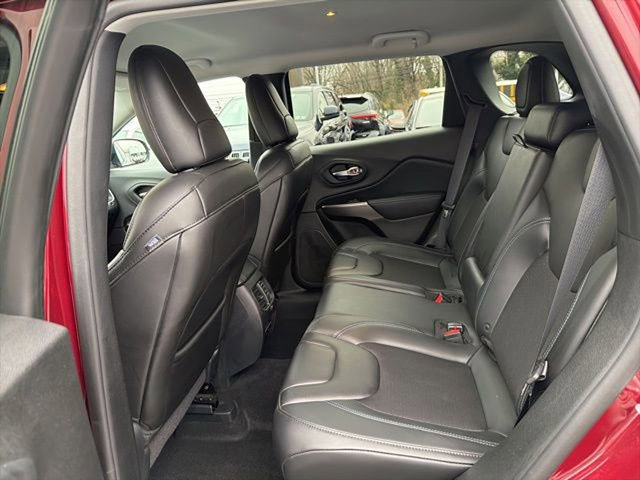 Used 2019 Jeep Cherokee Latitude Plus w/ Cold Weather Group image 16