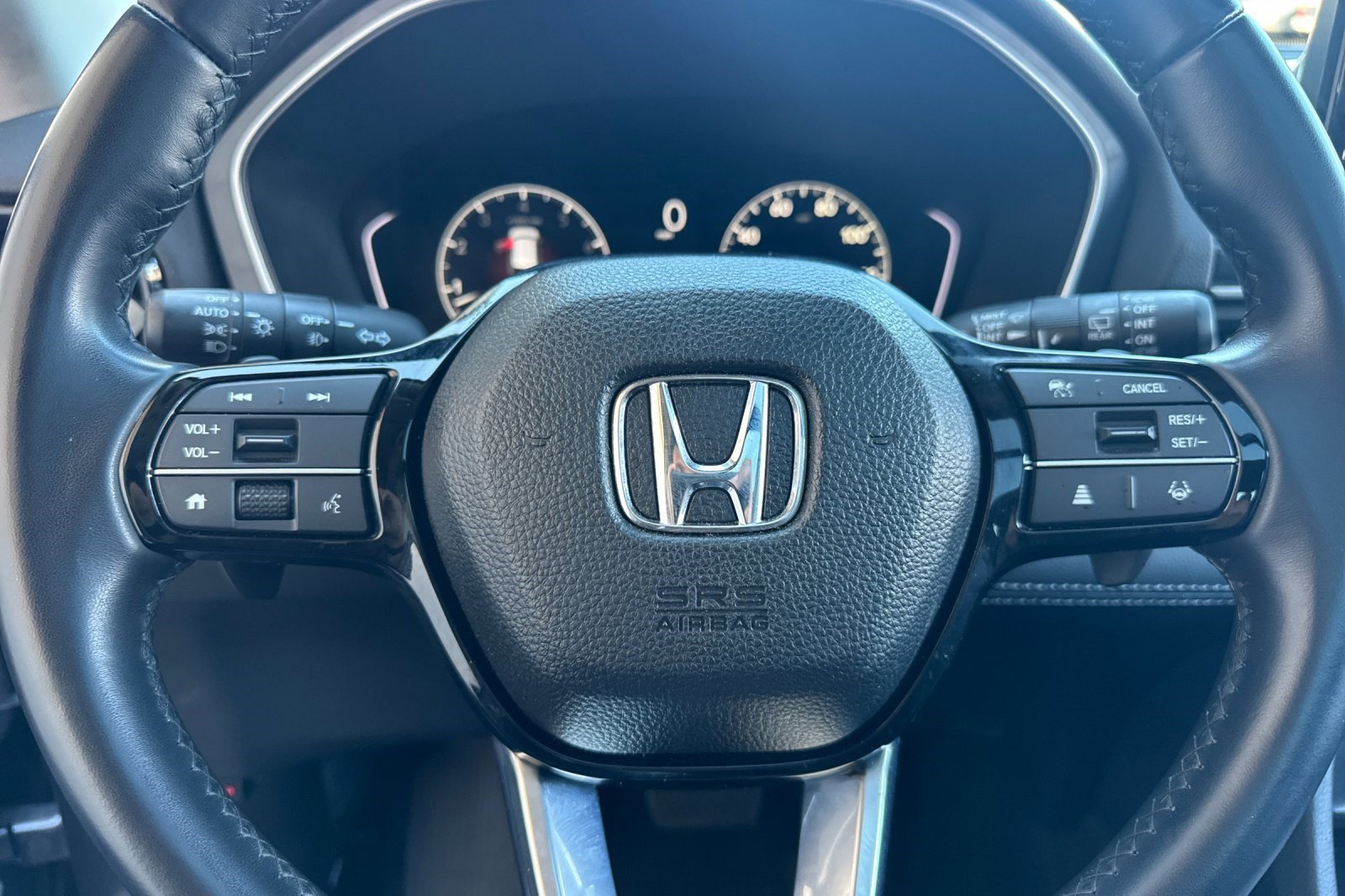 Used 2025 Honda Pilot Touring image 10