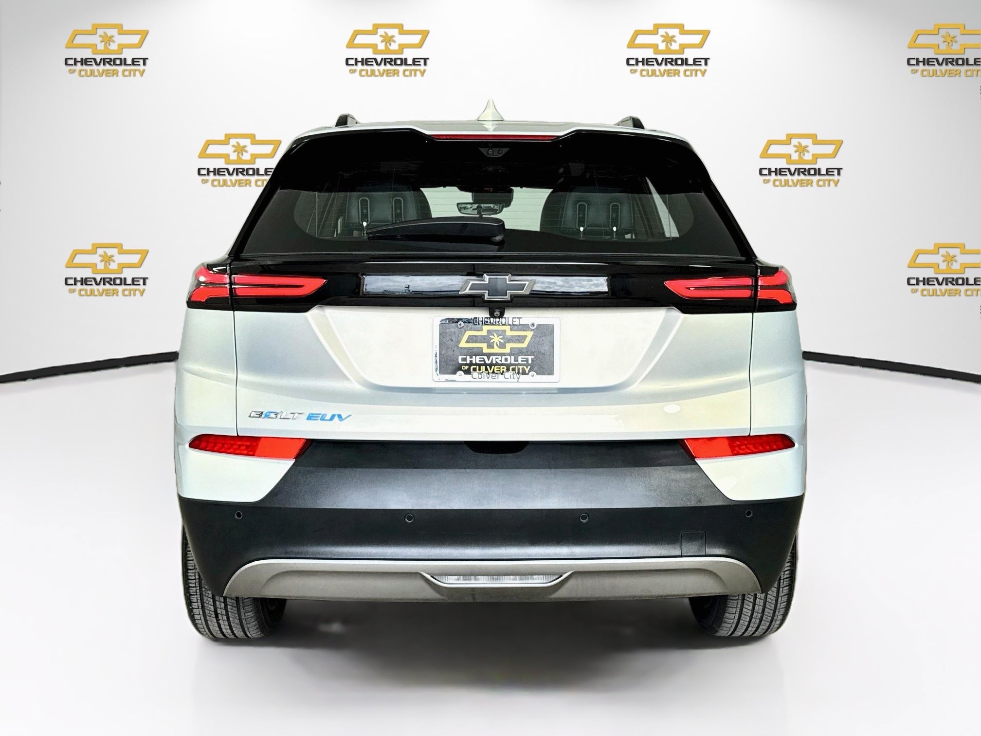 Used 2022 Chevrolet Bolt EUV Premier w/ Sun & Sound Package FWD image 7