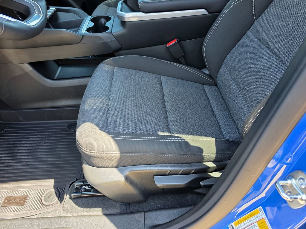 New 2026 GMC Terrain Elevation w/ Black Edition AWD/4WD image 7