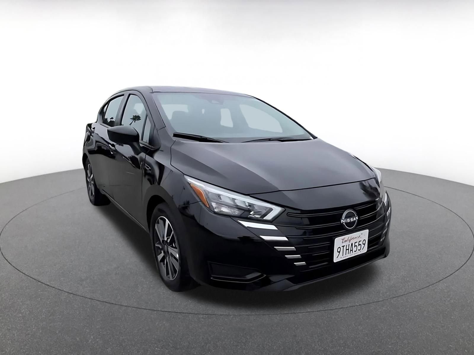 Used 2025 Nissan Versa SV FWD image 3