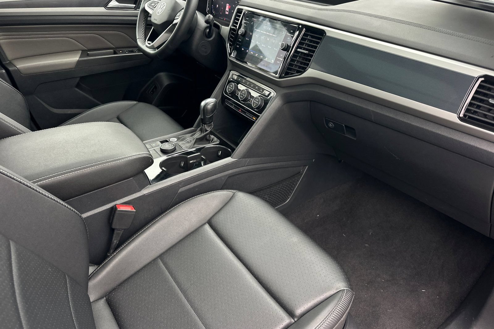 Used 2023 Volkswagen Atlas Cross Sport SEL AWD/4WD image 16
