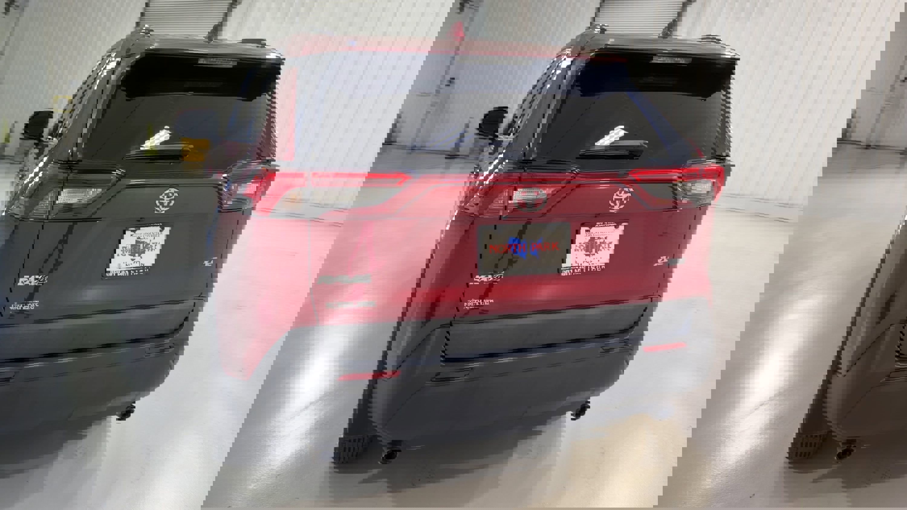 Used 2021 Toyota RAV4 XLE image 8