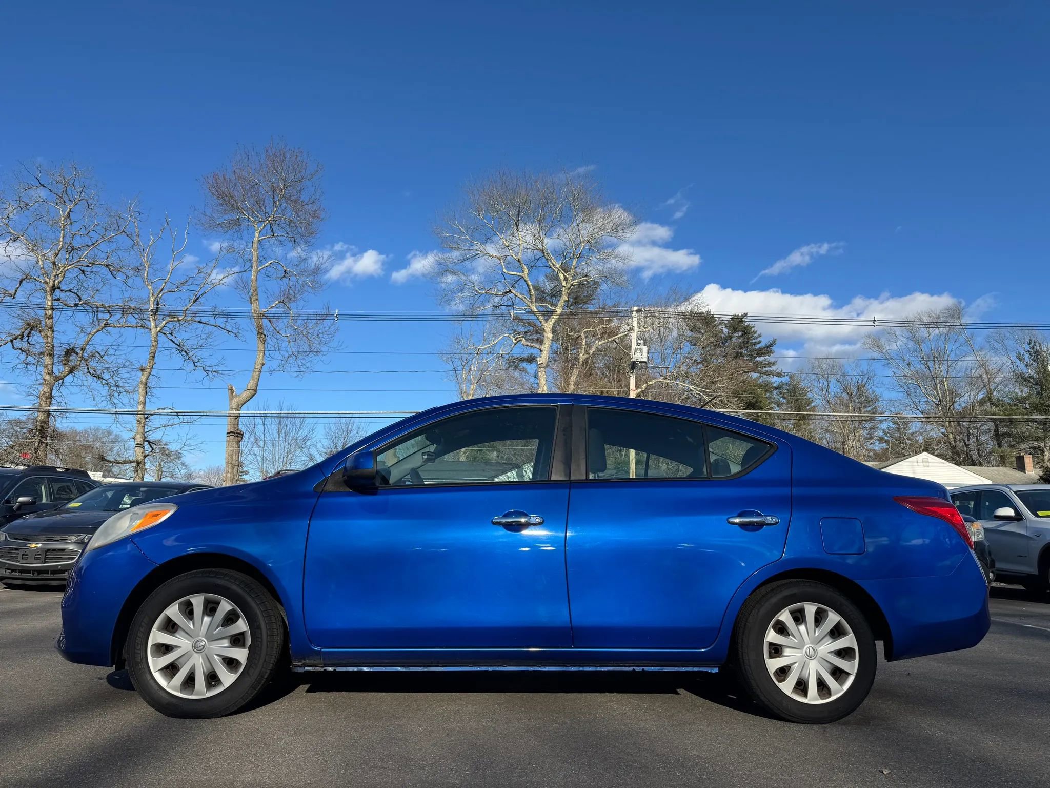 Used 2012 Nissan Versa SV image 8