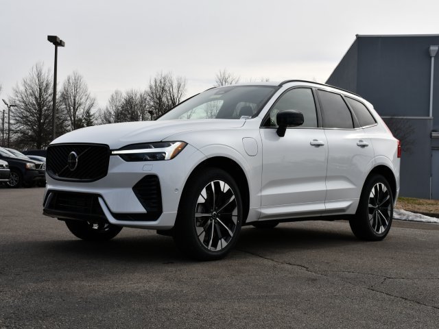 New 2026 Volvo XC60 T8 Plus w/ Protection Package Premier AWD/4WD image 3