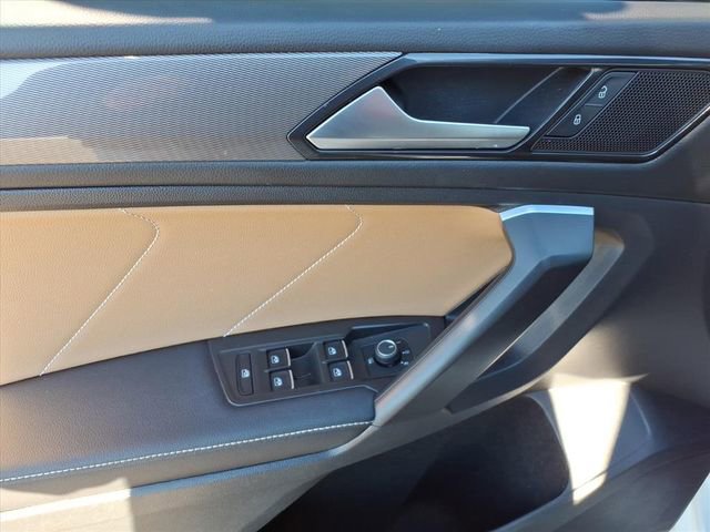 Used 2023 Volkswagen Tiguan SE image 3