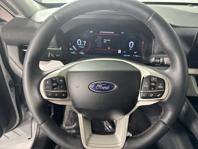 Used 2026 Ford Explorer Active AWD/4WD image 11