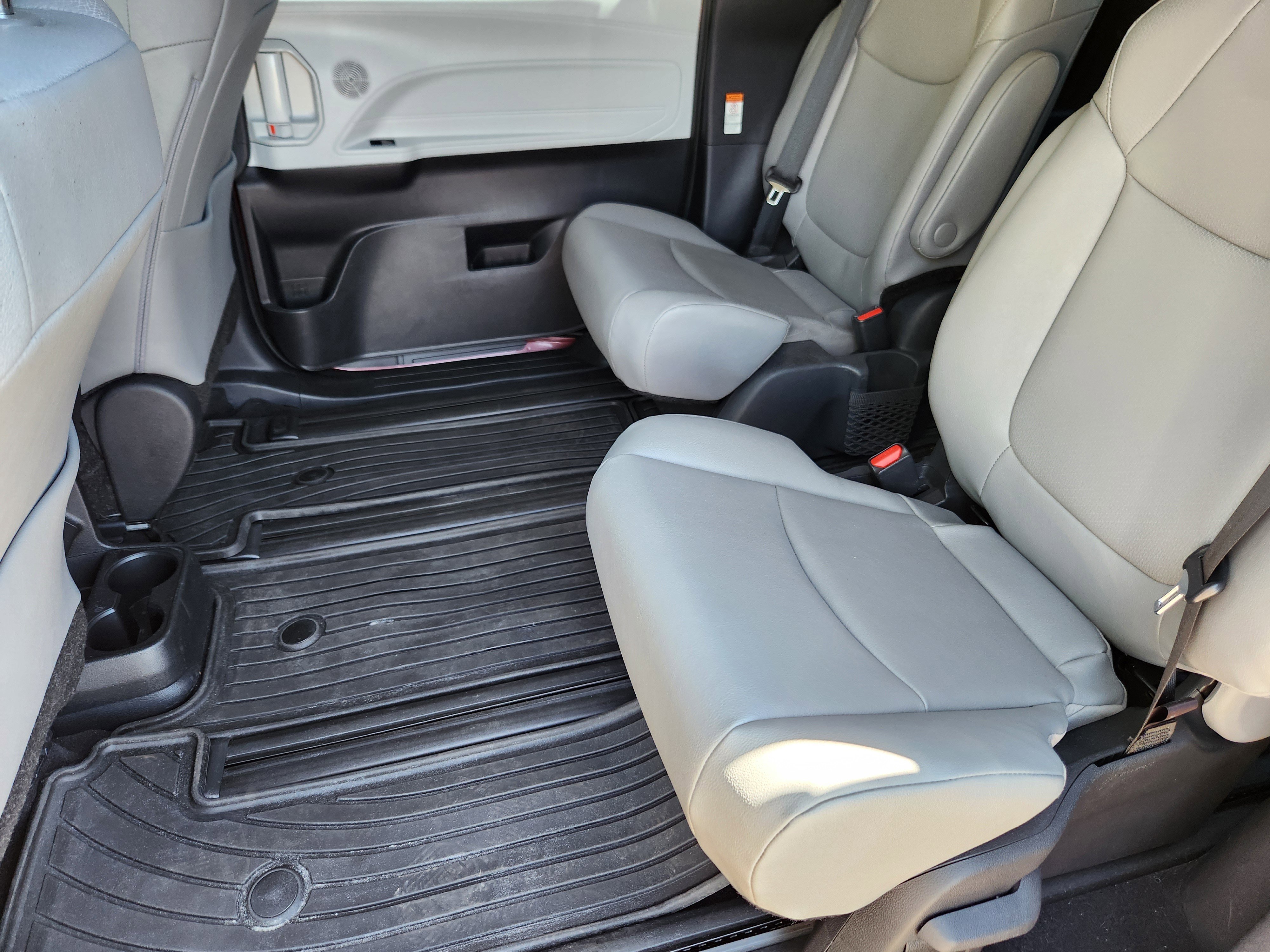 Certified 2026 Toyota Sienna XLE image 20