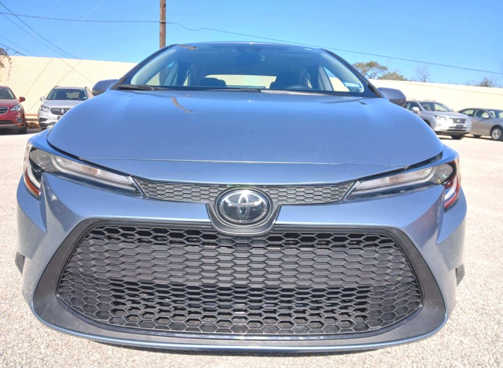 Used 2022 Toyota Corolla LE FWD image 2
