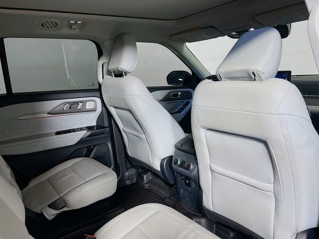 Used 2025 Ford Explorer Platinum w/ Ultimate Package image 9