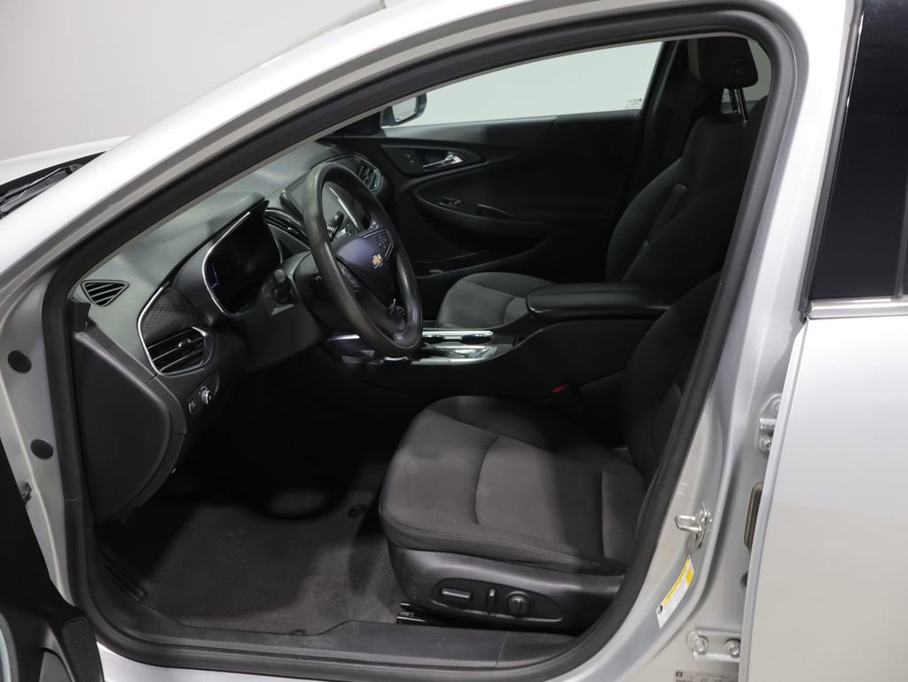 Used 2019 Chevrolet Malibu LT FWD image 12
