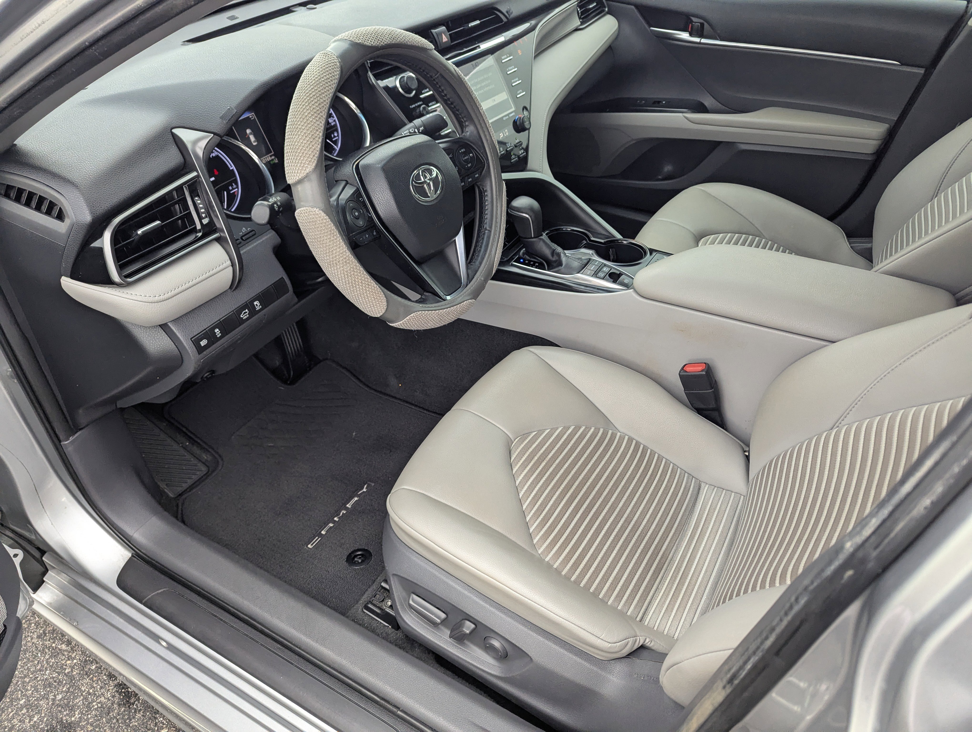 Used 2019 Toyota Camry SE image 8