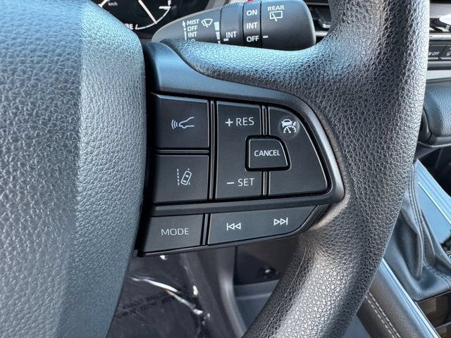 Used 2025 Toyota Sienna LE AWD/4WD image 24