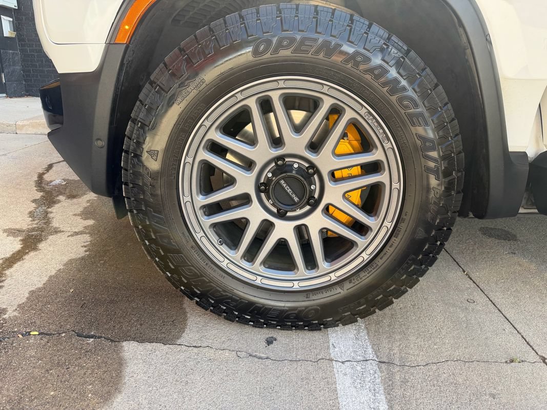Used 2022 Rivian R1T Adventure AWD/4WD image 42