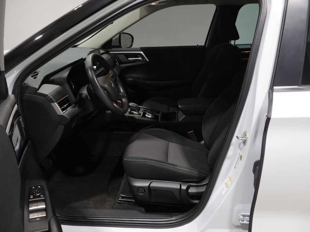 Used 2023 Mitsubishi Outlander ES AWD/4WD image 9
