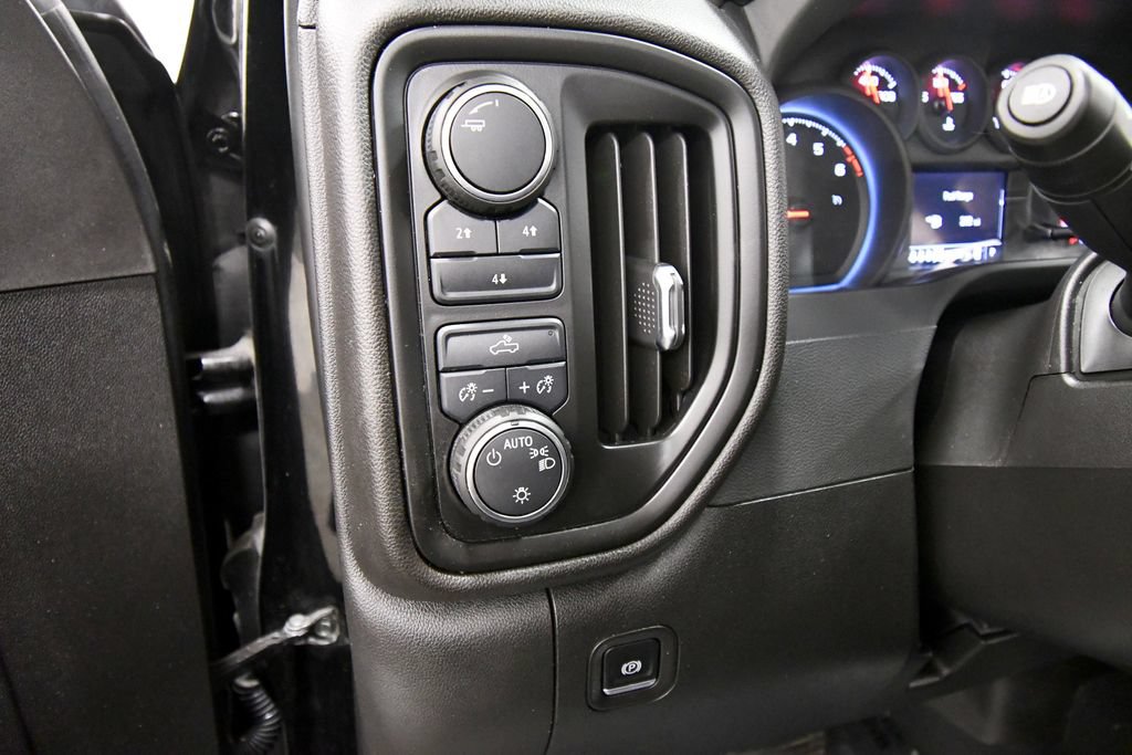 Used 2025 Chevrolet Silverado 2500 Custom w/ Snow Plow Prep/Camper Package AWD/4WD image 19