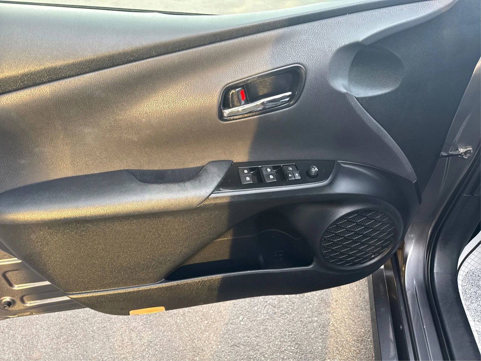 Used 2016 Toyota Prius Two image 19