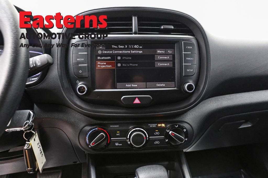 Used 2025 Kia Soul LX w/ LX Technology Package FWD image 12