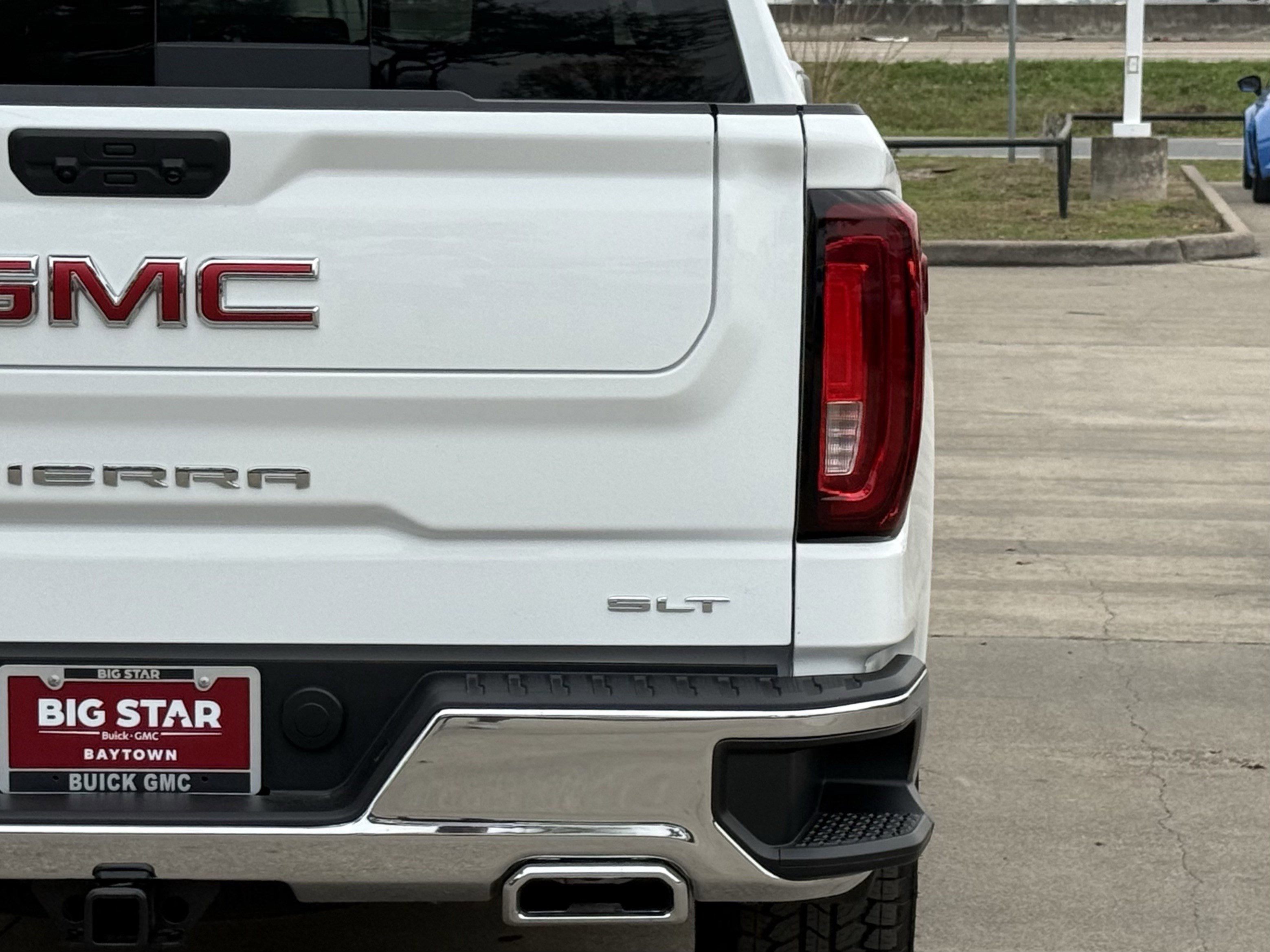 Used 2026 GMC Sierra 1500 SLT image 7